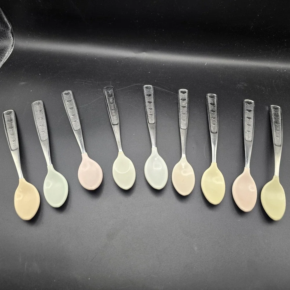 9 Vintage‎ 1996 Baby Spoons With Hearts.  Munchkin Inc Stainless